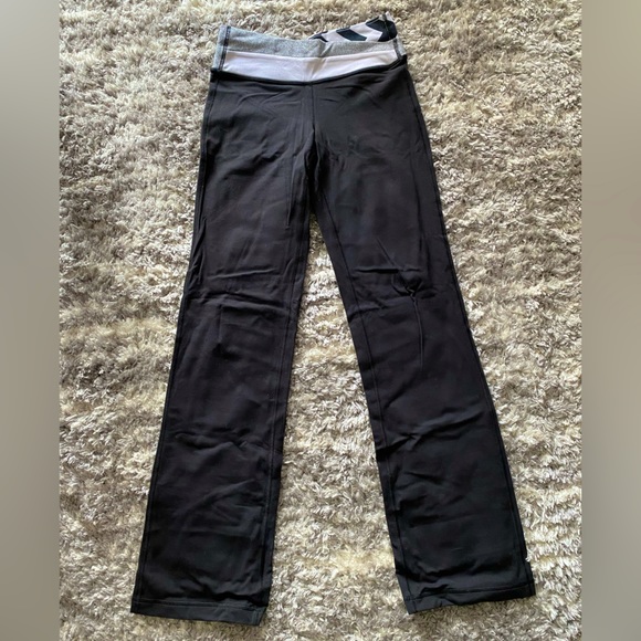 Lululemon Astro Flare Pant Size 4 - Picture 2 of 5